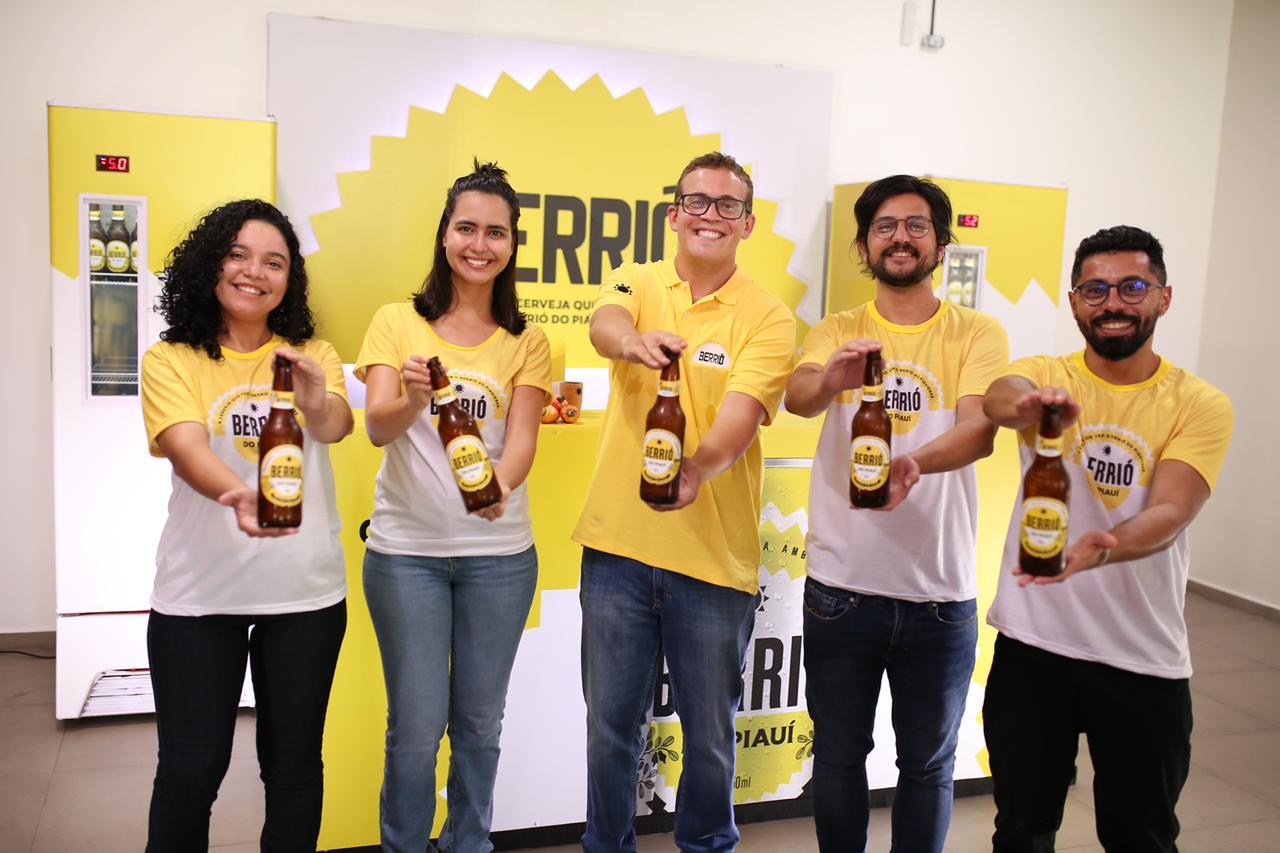 AMBEV apresenta a BerriÃ³ do PiauÃ, nova cerveja de caju que terÃ¡ venda exclusiva para o Estado